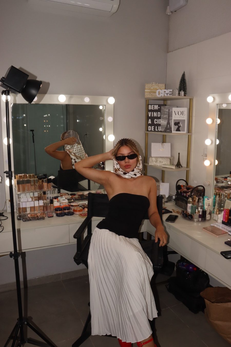 Mayzah em bastidores de produção de beleza